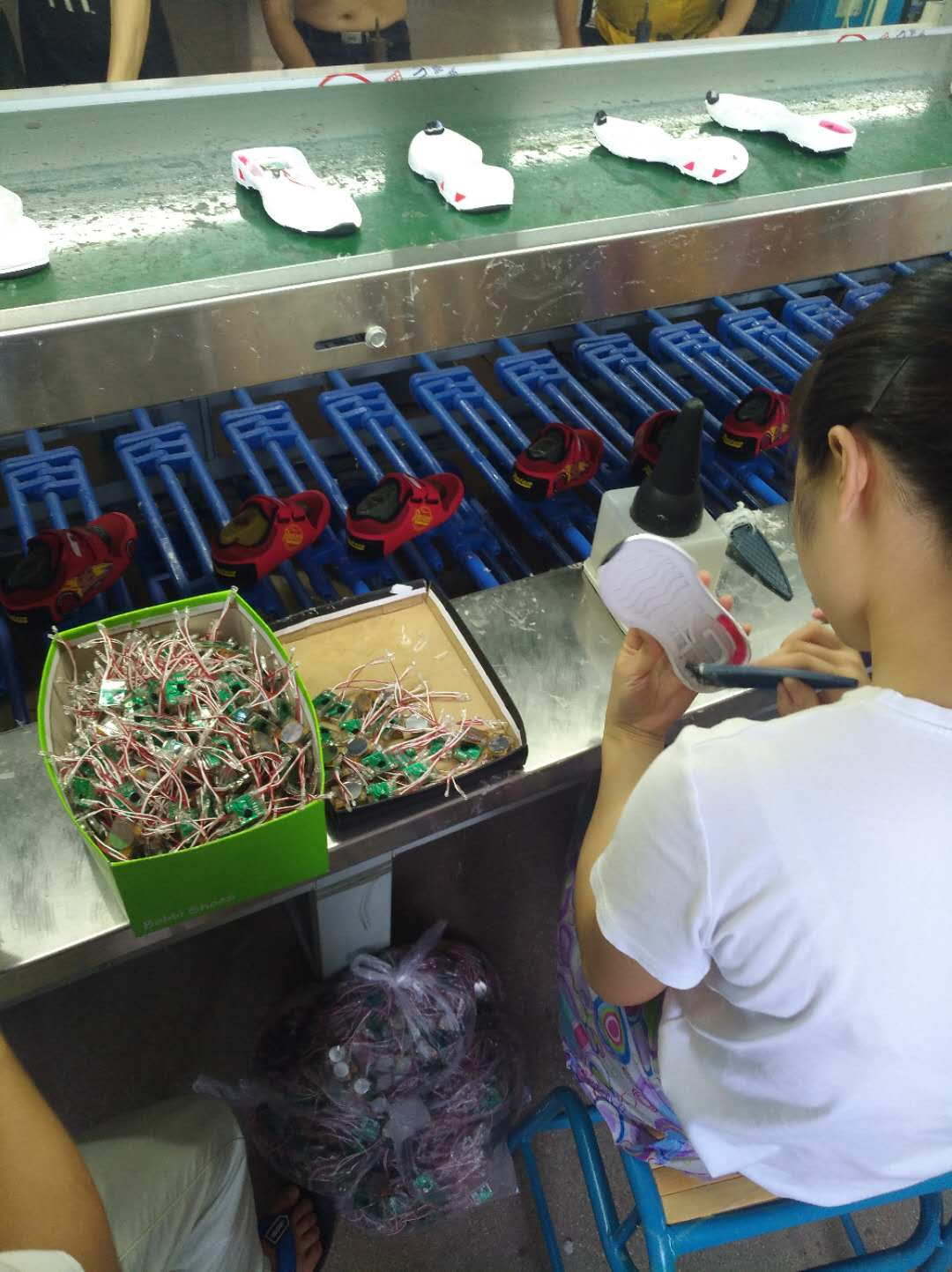 鞋用PU膠水,環(huán)保鞋用膠水廠家
