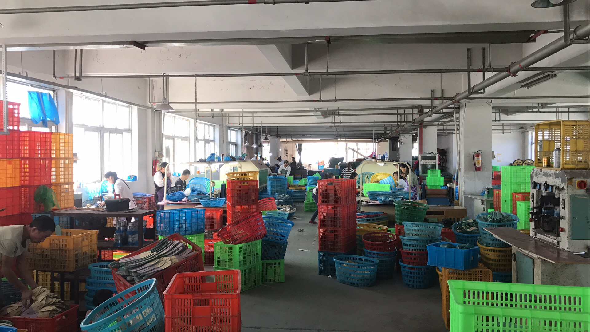 鴻葉中底廠聯(lián)手一哥中底膠，打響溫州及國外市場合作